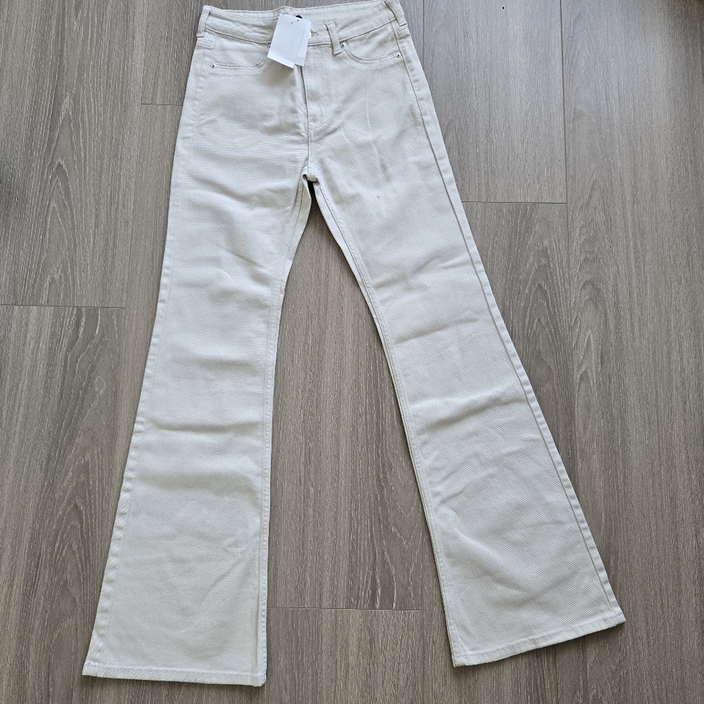 NWT H&M Woman Jeans SIZE 38 OR USA 6 Flare